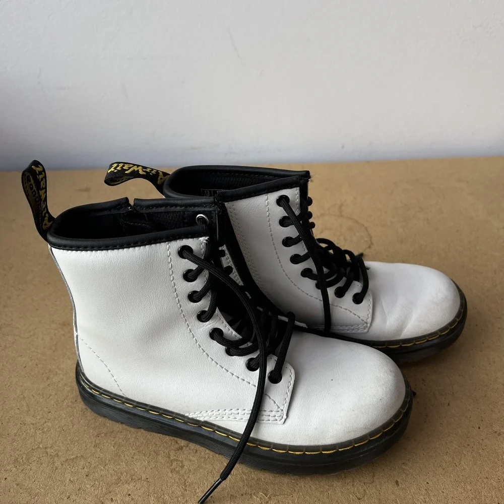 Dr. Martens Boots Youth Size 1 White 8-Eye Lace Up Side Zip Combat Ankle AirWair